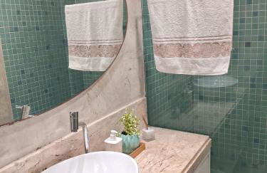 FLAT ENCANTADOR A UM PASSO DA PRAIA - Foto 55