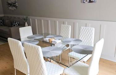 Close to the beach and attractions! Perfect for families or traveling nurses! - Foto 6