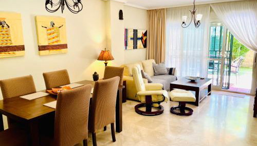 Marbella Dunas de Cabopino 2BR Apartment with Private Garden, Pool & Parking - Magnolia Properties - Foto 5