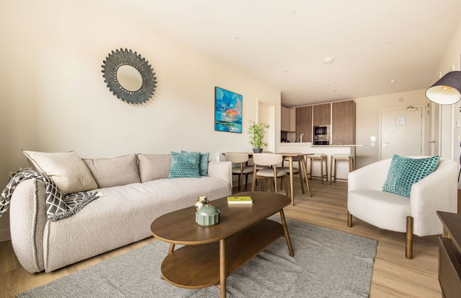 London Greenford by Charles Hope - Foto 1