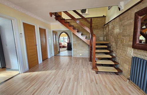 Dog-Friendly Country Home, Woodburner, Private Fields & Hot Tub! - Photo 16