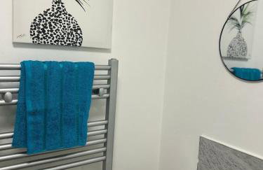 Elegant 2BR Escape Ideal for Long Stays - Foto 16