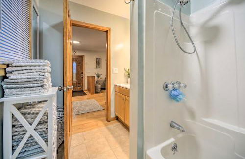 Lake Luzerne Home with Fire Pit on Hudson River - Foto 42