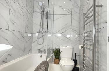 'The Luxury Snug' - A Charming Modern Luxury 2-Bed Flat with Parkview - Free Parking - Foto 5