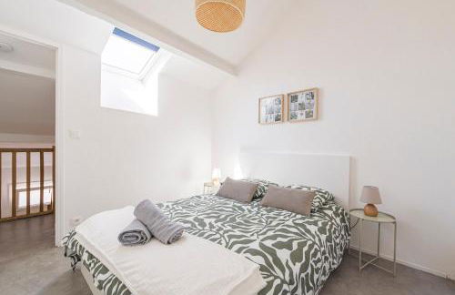 Tys Home, maison spacieuse avec parking - Foto 9