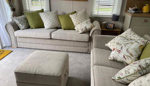 Bumble Lodge New Forest - Photo 2