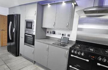 Bridge St 6 Bedroom House - Tranent - Foto 3