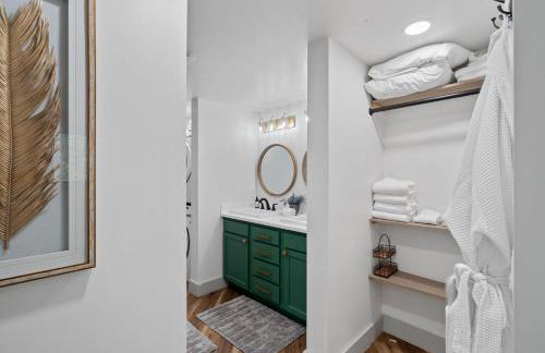 The Evergreen Treehouse with Winter Views - Foto 15