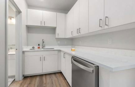 Newly Luxury Condo Oasis - Foto 9