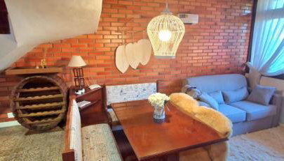 Dúplex 400m do Lago com lareira e garagem - Foto 3