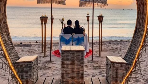 Cena a la luz de las velas en la playa de Jimbaran con comida vegetariana india - Foto 4