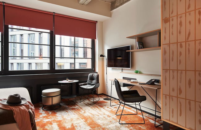 Hood House - Photo 31