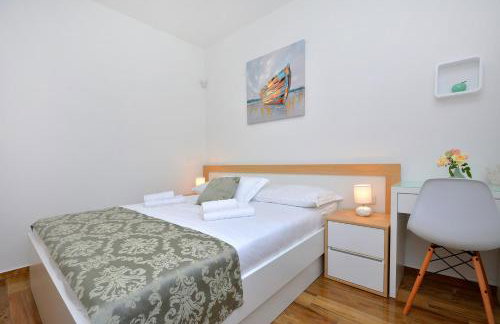 Villa Authentica with Heated Pool - Foto 40