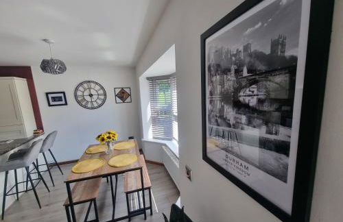 The Priory - 1 mile from Ramside Hall Hotel Spa and Golf & A1 - Foto 4