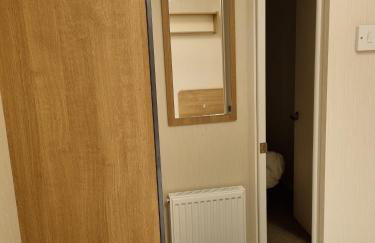 Cozy 3 bedroom Caravan, Sleeps 8, at Parkdean Newquay Holiday Park - Foto 58