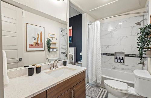 Modern Executive 1BR King Bed - Walk to West 7th - Foto 14