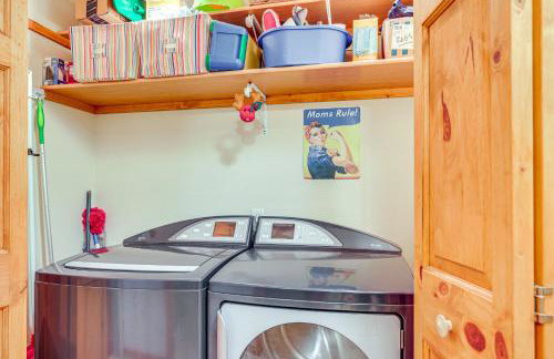 Lake Tomahawk Fall Retreat with Foliage and Lake Views - Photo 26