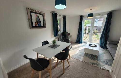 Kensington House- The Perfect home for contractor stays - Foto 5