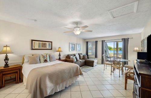 Studio - Lullwater 299 bottom floor No Elevator! - Photo 1