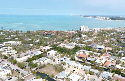 Coastal Charm - Photo 8