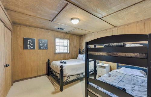 Spacious Ranch Style Home w Cinema Room - Foto 33