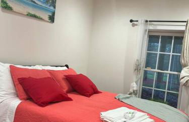 Luxurious Private Basement Suite in Ashton - Photo 16