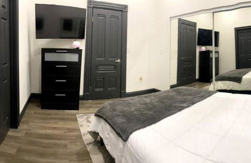 The Black and White House - Foto 65