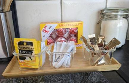 The Lawrence, Redcar - 2 Bedroom Victorian House - Free On-Street Permit Parking, Fast Wifi, Virgin TV - Perfect for Contractors, Families and Couples - Foto 8