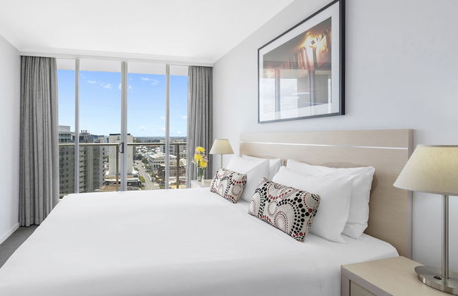 Oaks Brisbane Lexicon Suites - Photo 4