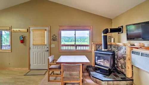 Trego Cabin with Mtn Views, Easy Access to Lake - Foto 4