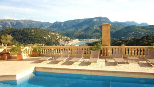 Apartamento en el Puerto de Sóller con gran terraza privada y vistas al mar. Piscina comunitaria. Localizado en un zona tranquila y muy soleada. Wifi gratis disponible. Parking. - Foto 3