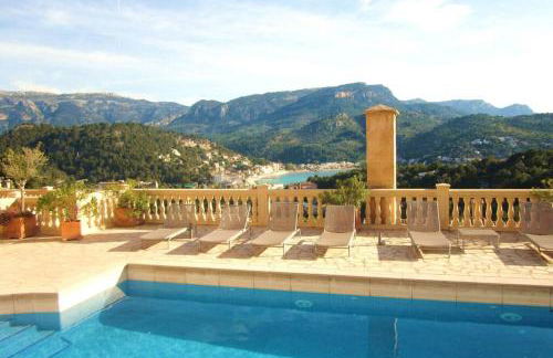 Apartamento en el Puerto de Sóller con gran terraza privada y vistas al mar. Piscina comunitaria. Localizado en un zona tranquila y muy soleada. Wifi gratis disponible. Parking. - Foto 3