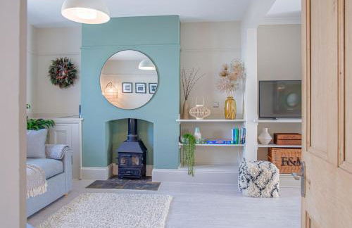 Stunning Townhouse with Large Garden - Sleeps 8! - Photo 16