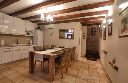 Old town house - Photo 11