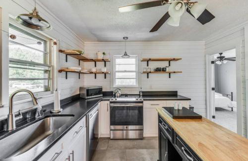 Redwing Farm Cottage - Mountain Views and Firepit! - Foto 3