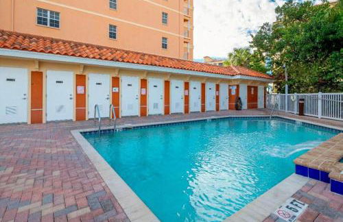 Luxury 5 Star Waterfront Condo 3 Bdr 2 Bath Pool Hot-Tub Panoramic Gulf and Intracoastal Waterway Views - Photo 7