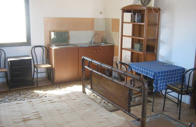 Room in Guest Room - Private Room on a Terrace With Garden - Photo 3