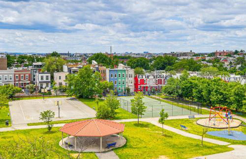 Luxe NW DC Condo with Rooftop Deck 7 Mi to Howard - Foto 20