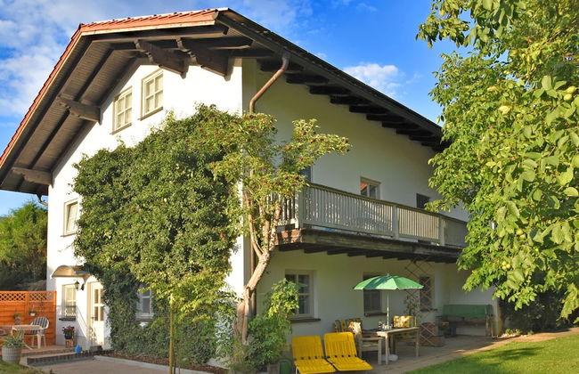 Tranquil Garden Apartment - Photo 1