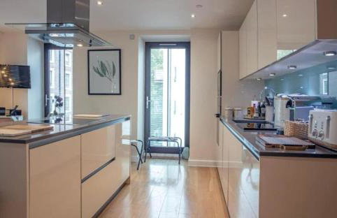 Westminster 2 bed 2 bath apartment with Air-Con - Photo 15