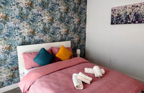 Spacious and Modern Entire Home with Garden - Foto 23