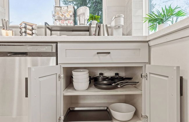 Lakeview Home in Renton, Walk to Beach, AC, Fenced - Photo 8