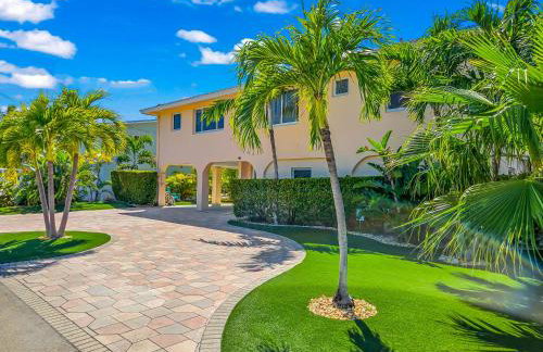 NEW!Paradise PalmsDockPoolKayaks GrillView! - Foto 59