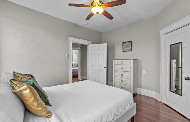 Cozy Shaw Sanctuary | JZ Vacation Rentals - Photo 12