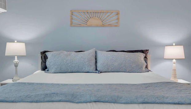 All is Wells Incredible Location! Walk to Beach - Photo 2, Room