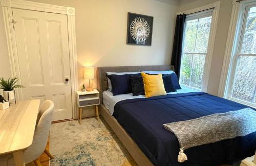 2 BR City Sanctuary - 5 Mins to Historical Salem! - Photo 31