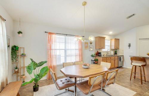 3 Mi to Escambia Bay Home with Deck and Private Yard! - Foto 8