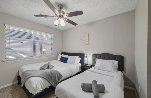 Pool Villa- Near Airport & Downtown, Fire Pit, Foosball - Foto 47