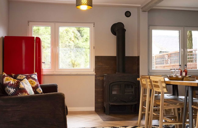 Holiday Home on the Lake Shore, Sauna, Jacuzzi - Photo 13