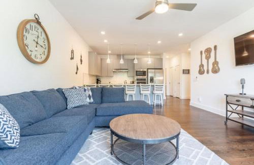 6 Bedroom Quiet Townhome! 6min to Airport & 15min to Downtown! - Foto 6